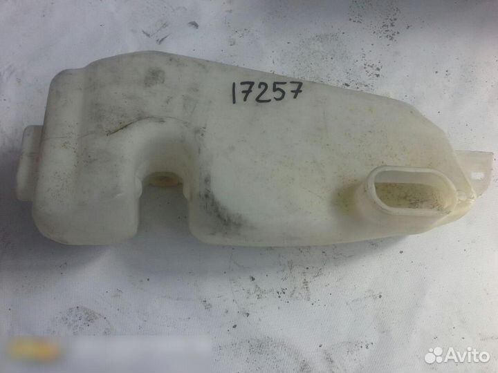 Бачок омывателя лобового стекла Renault Logan 2005