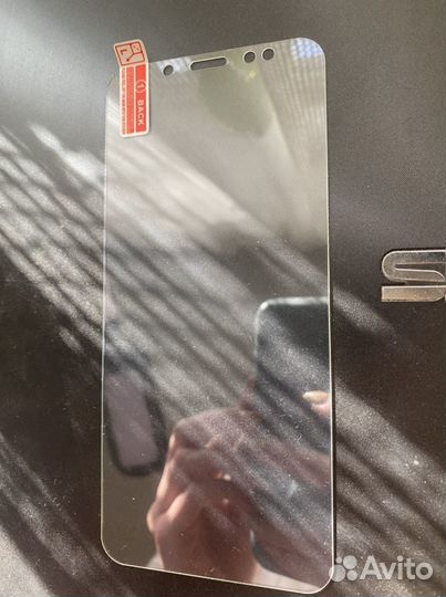 Защитные стекла на телефон