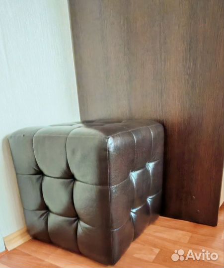 Продам 2 пуфика
