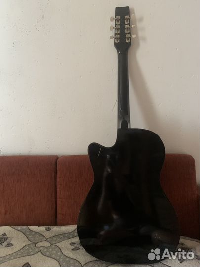 Акустическая гитара