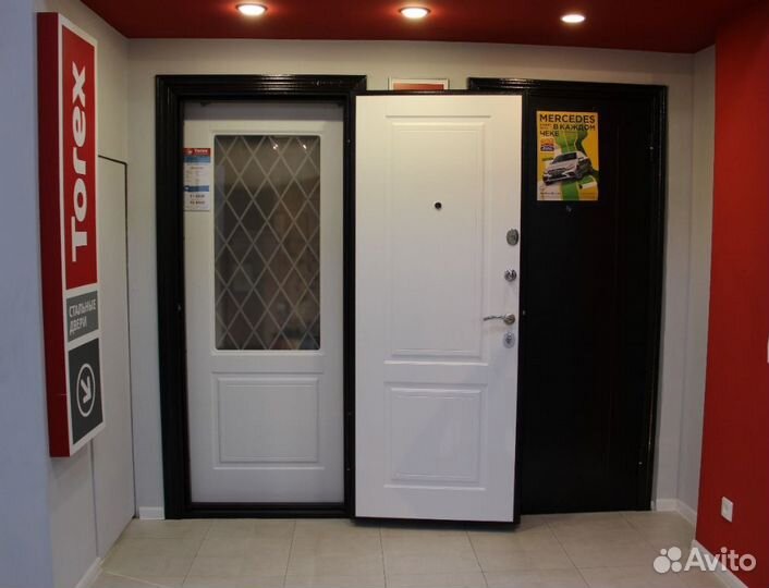 Менеджер по продажам в салоне дверей