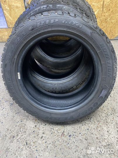 Goodyear Ultragrip 600 205/55 R16 94T