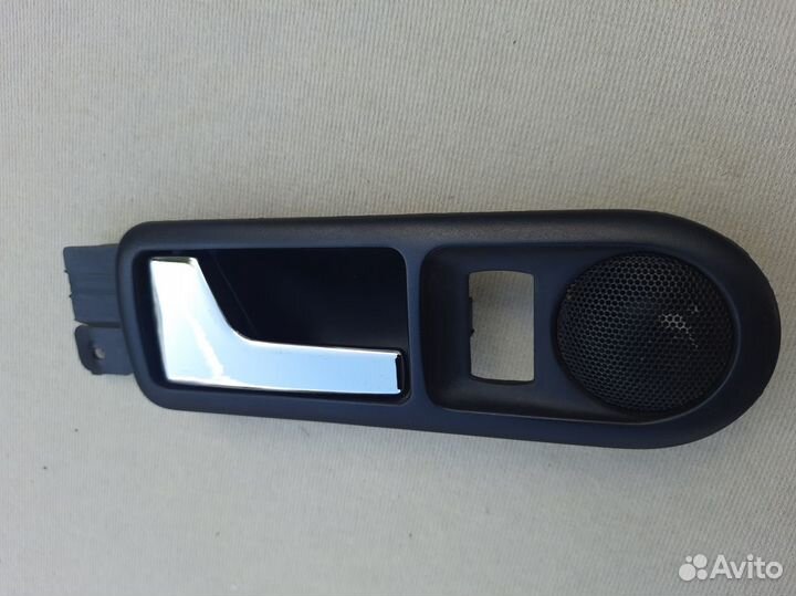 Ручка задняя левая Volkswagen Passat B5 Golf 4