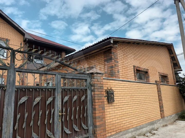 Коттедж 292,6 м² на участке 8 сот.