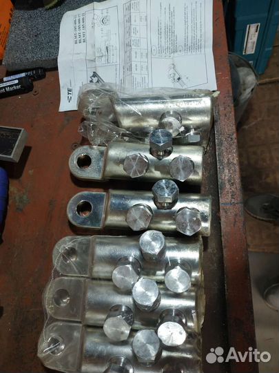 Болтовой наконечник- клемма blmt 185-400 17