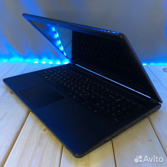 Ноутбук Dell P51F