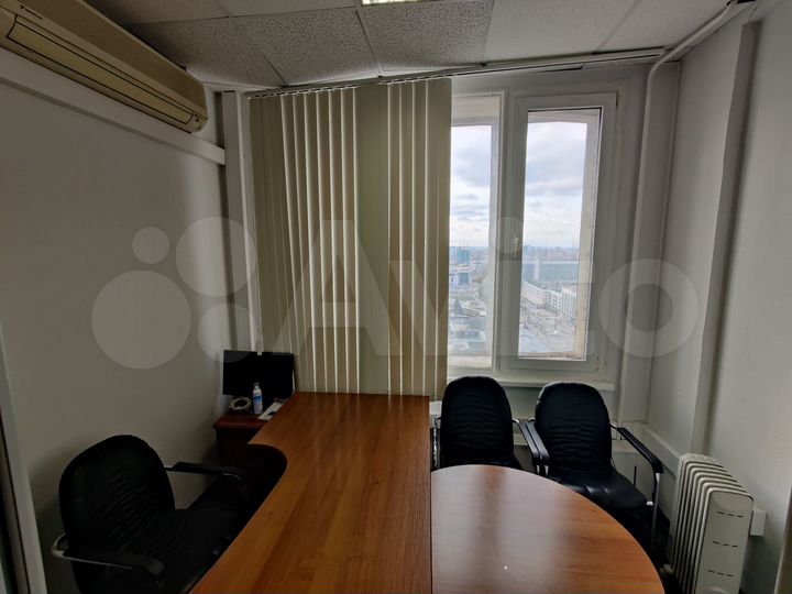 Офис, 77 м² с видом на центр города с мокрой точко