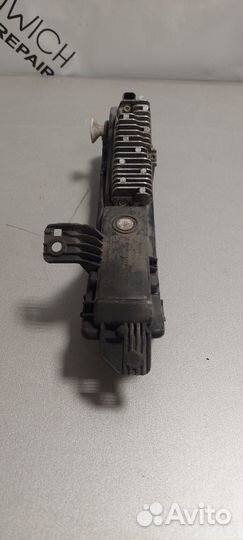 Фара противотуманная правая Jaguar F-Pace 1058002R