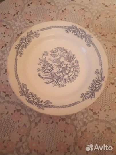 Тарелки разные