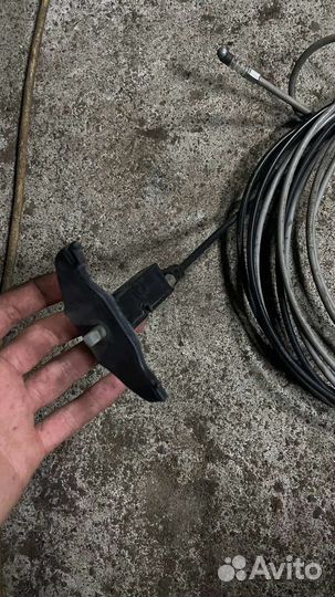 Трос багажника