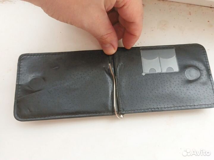 Зажим для денег с монетницей