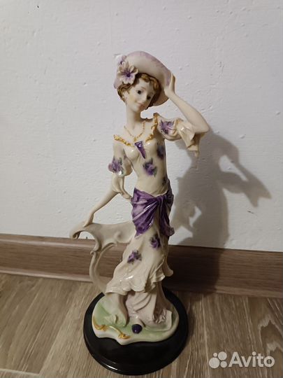 Статуэтка Большая