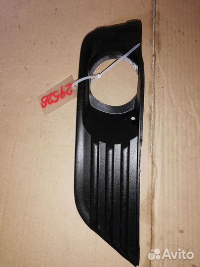 Рамка противотуманной фары правой Ford Focus (II)