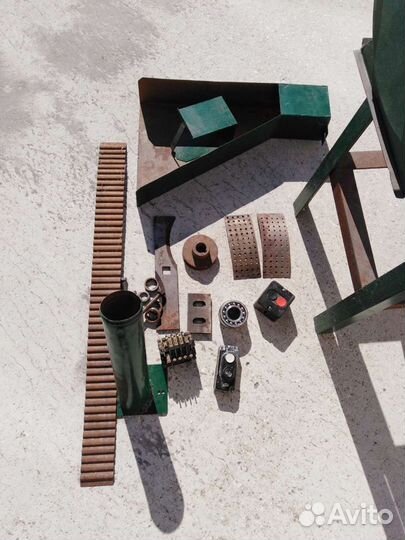 Универсальный многофункциональный кормоизмельчител