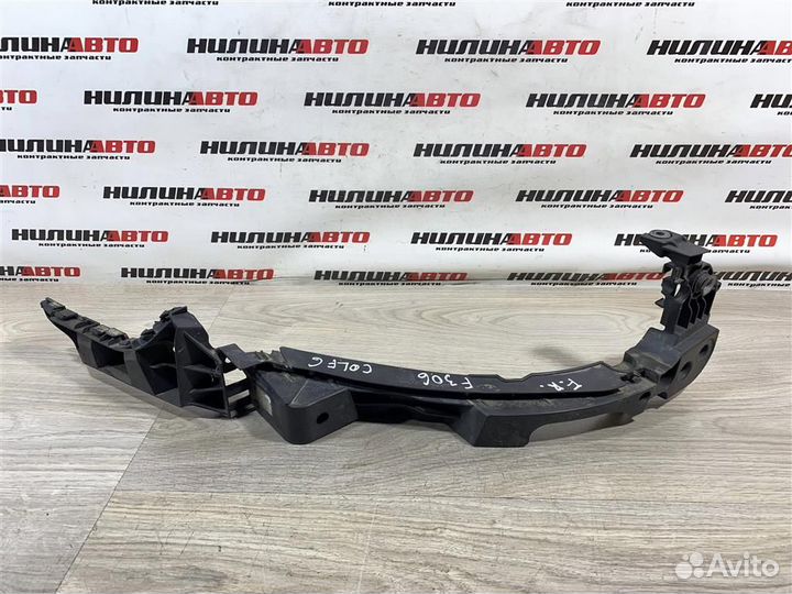 Кронштейн переднего бампера правый VW Гольф 6