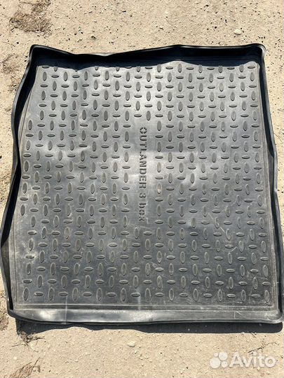 Ковер в багажник Mitsubishi Outlander 3