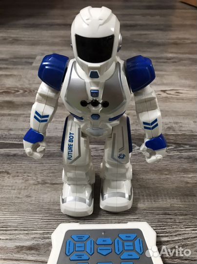 Игрушка робот