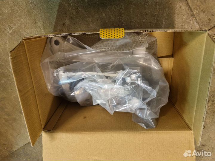 Подушка двс левая\ Renault Megane III