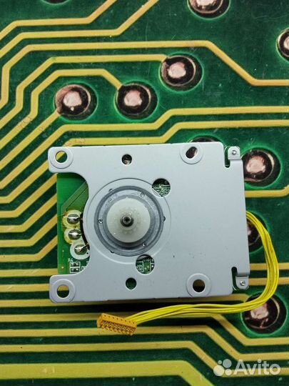 RM1-4804 Мотор HP CP1215