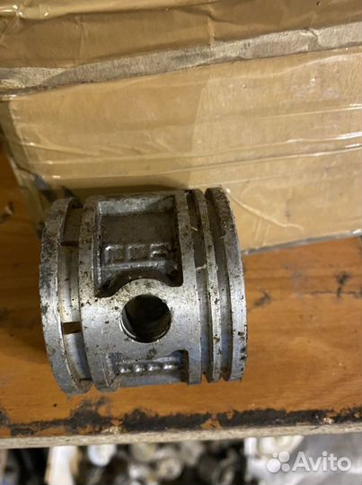 Поршень двухцилиндрового компрессора 3509160