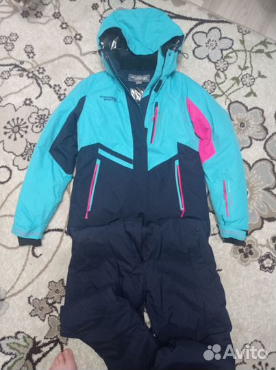 Костюм горнолыжный