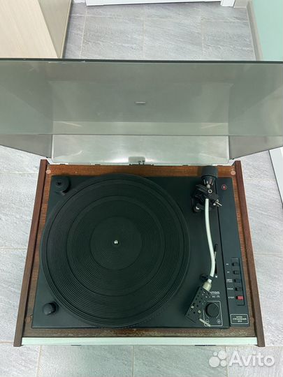 Продам проигрыватель винила
