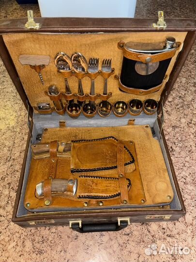 Мужской набор посуды в кейсе для пикника