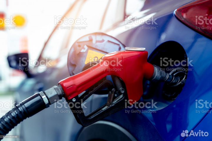 Заправщик на АЗС (Коломенская)