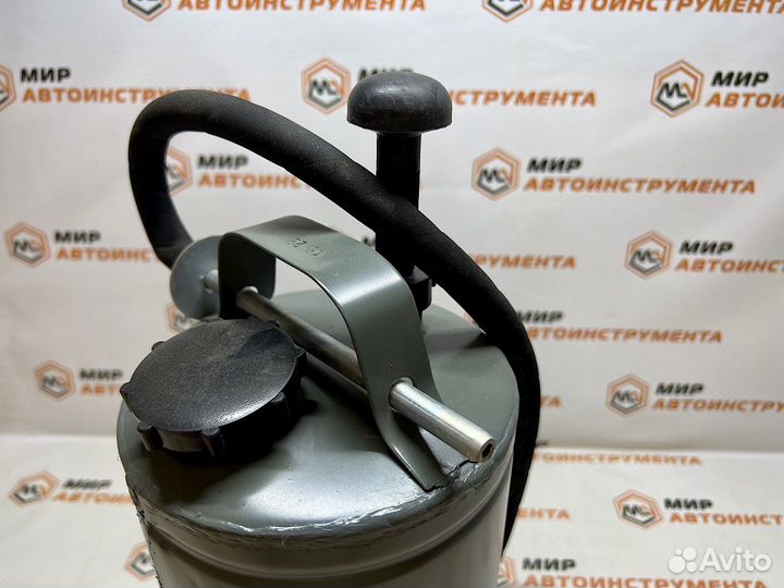 Маслонагнетательный бачок 6.1л