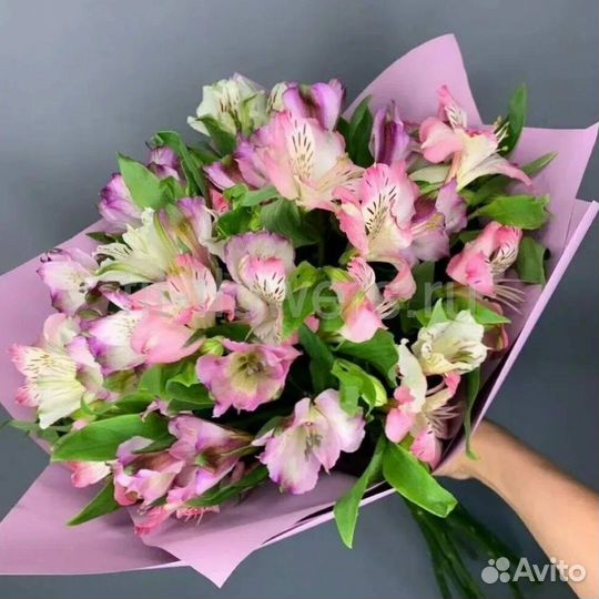 Букет цветов из альстромерий