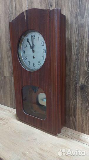 Старинные настенные механические часы очз СССР
