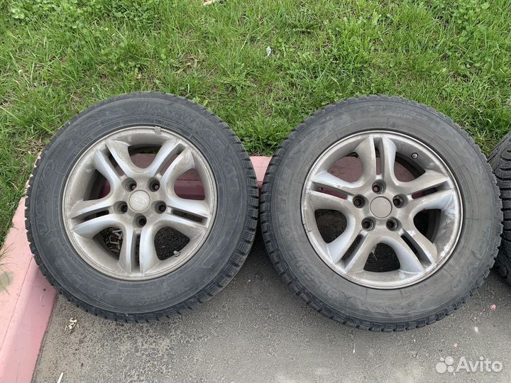 Диски Kia sportage r16 5x114.3 с зимней резиной