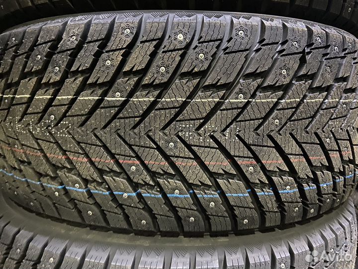 Zmax Winternova Stud II 295/40 R21 107T
