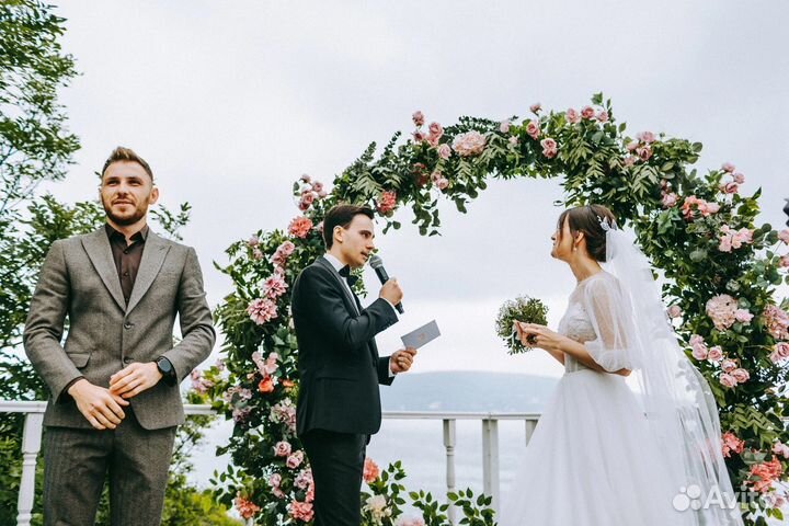 Ведущий на свадьбу