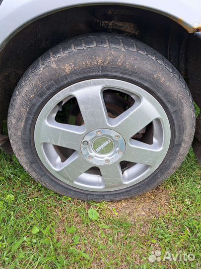 Toyota Avensis, 2002