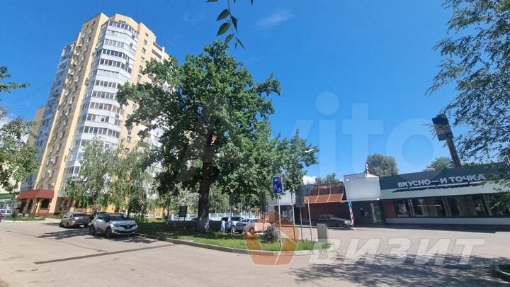 Помещение с парковкой в центре Кировского района