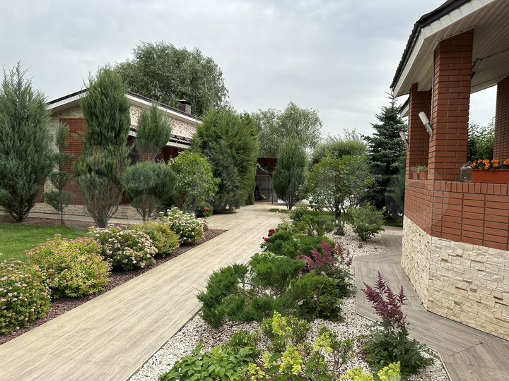 Коттедж 330 м² на участке 25 сот.