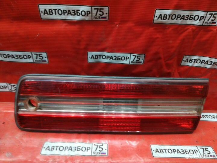 Вставка багажника правая Toyota Mark Ii JZX100