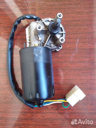 Моторедуктер стеклоочистителя