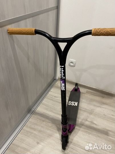 Трюковой самокат Limit lmt 09