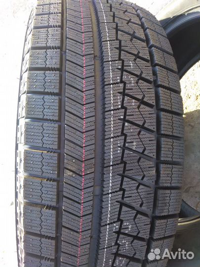 Bridgestone Blizzak VRX 225/55 R16 102