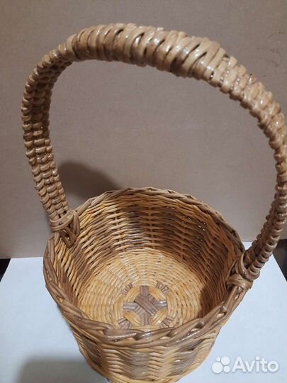 Корзина плетеная