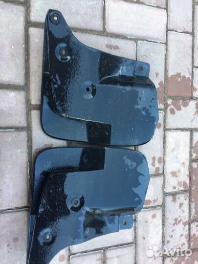 Оригинальные брызговики Toyota Land Cruiser 200