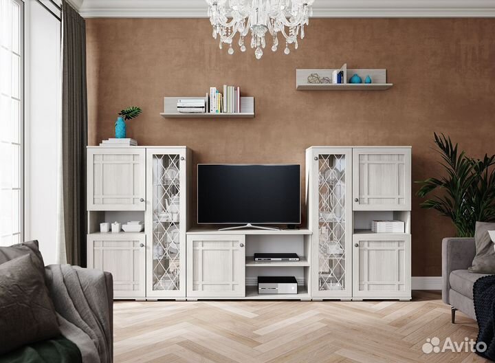 Пенал-витрина современный