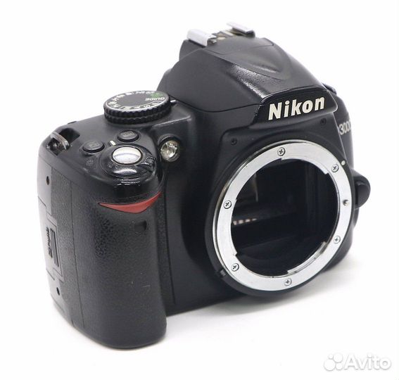 Nikon D3000 body (пробег 60980 кадров)