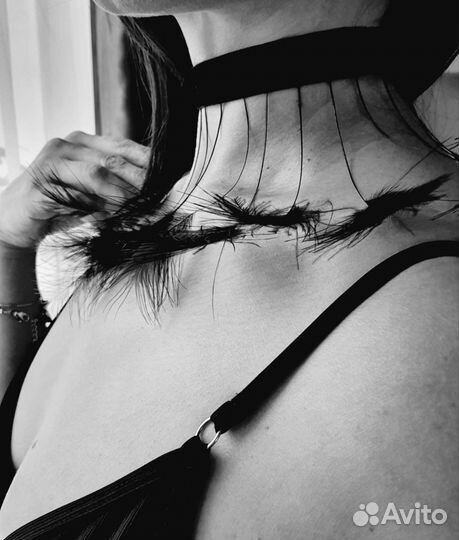 Чокер колье перья