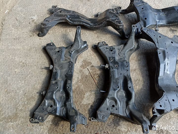 Подрамник lancer 9