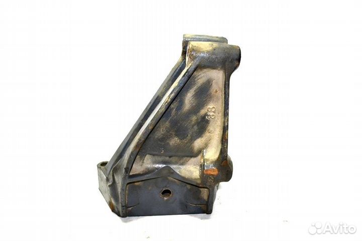 Кронштейн реактивной тяги, переднего моста, правый