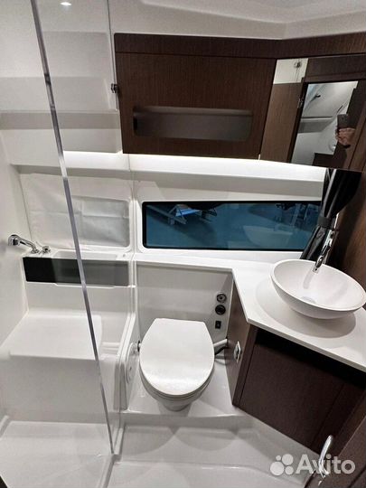 Катер Beneteau Antares 11