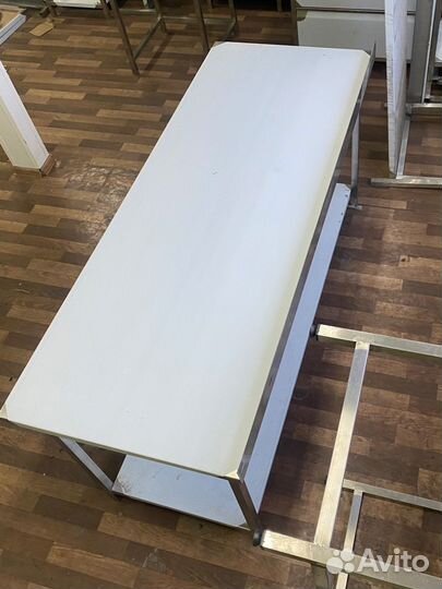 Стол нейтральный